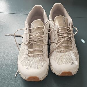 On Cloud Running Cream and White Sneakers. Size 10.5